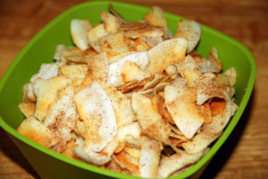 Caramelized-coconut-chips