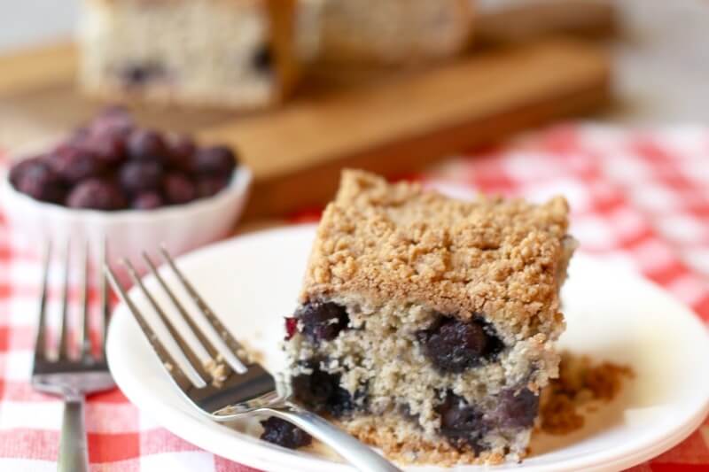 Um, YUM! This blueberry streusel cake is actually gluten free!! My family couldn't believe it! 