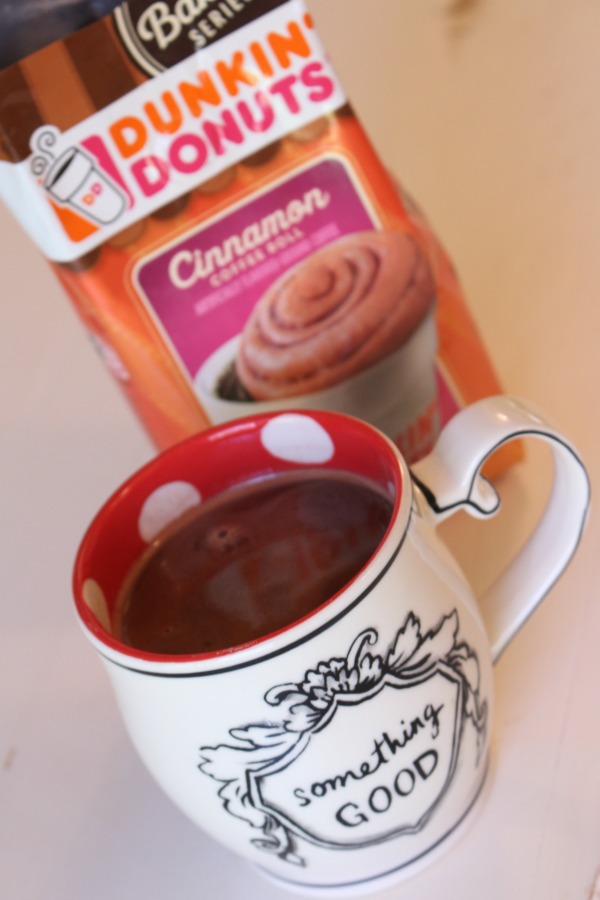 Dunkin' Donuts Cinnamon Roll Hot Chocolate for Thanksgiving!
